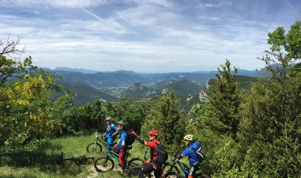 vttiste faisnat du v&eacute;lo &agrave; la montagne